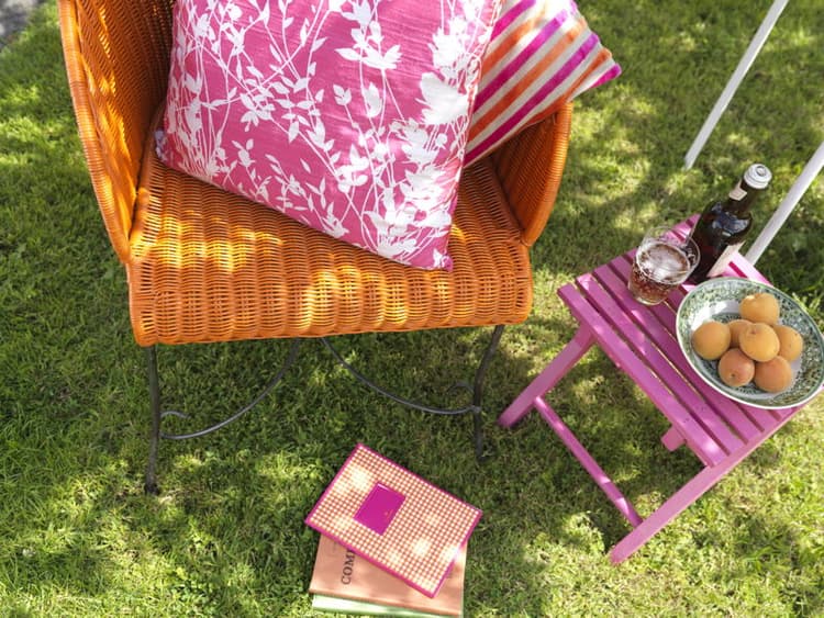 Imagen 5ed3c71e32291_job2783rocwickerchairsidetableaboveshotbeautyeuropean.jpg