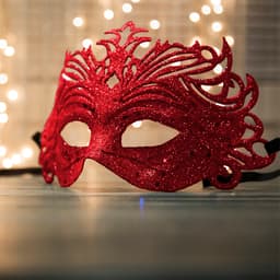 5ed3e6a2717d3_glitter-rojo-mascara.jpg miniatura