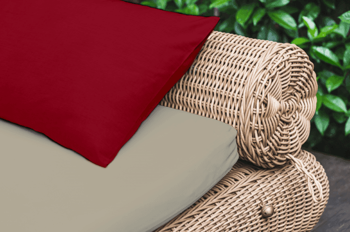 Imagen 61f1f0199ddfc_almohadonfabricborravino.png